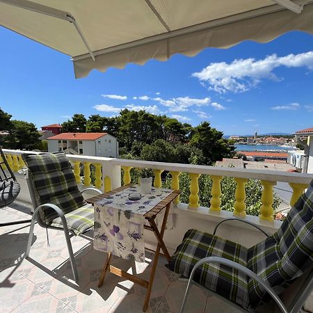 Apartments Mare Banjol Esterno foto