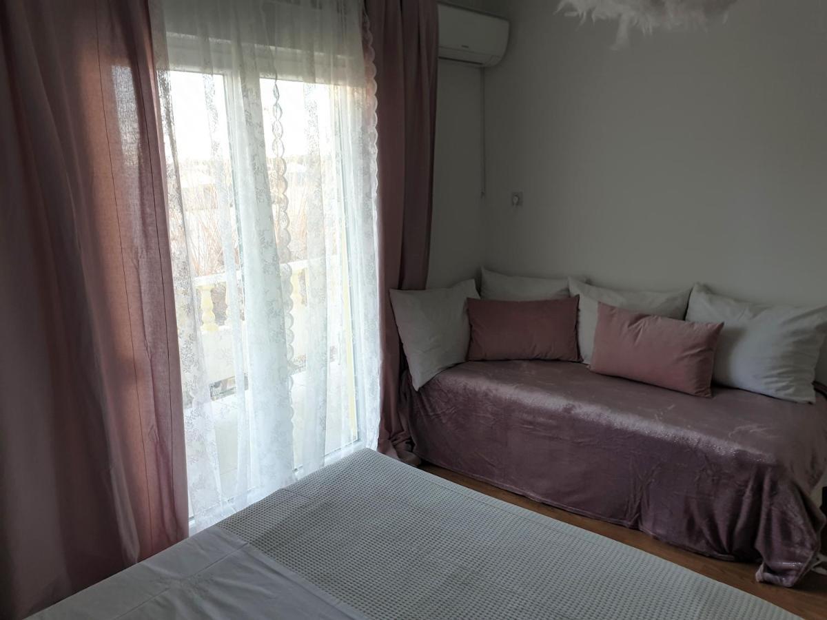 Apartments Mare Banjol Esterno foto