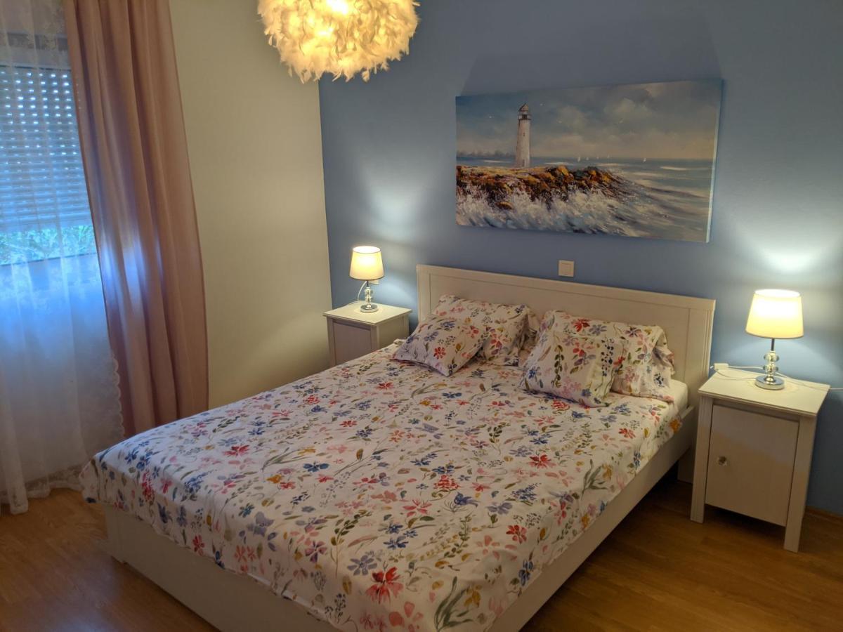 Apartments Mare Banjol Esterno foto