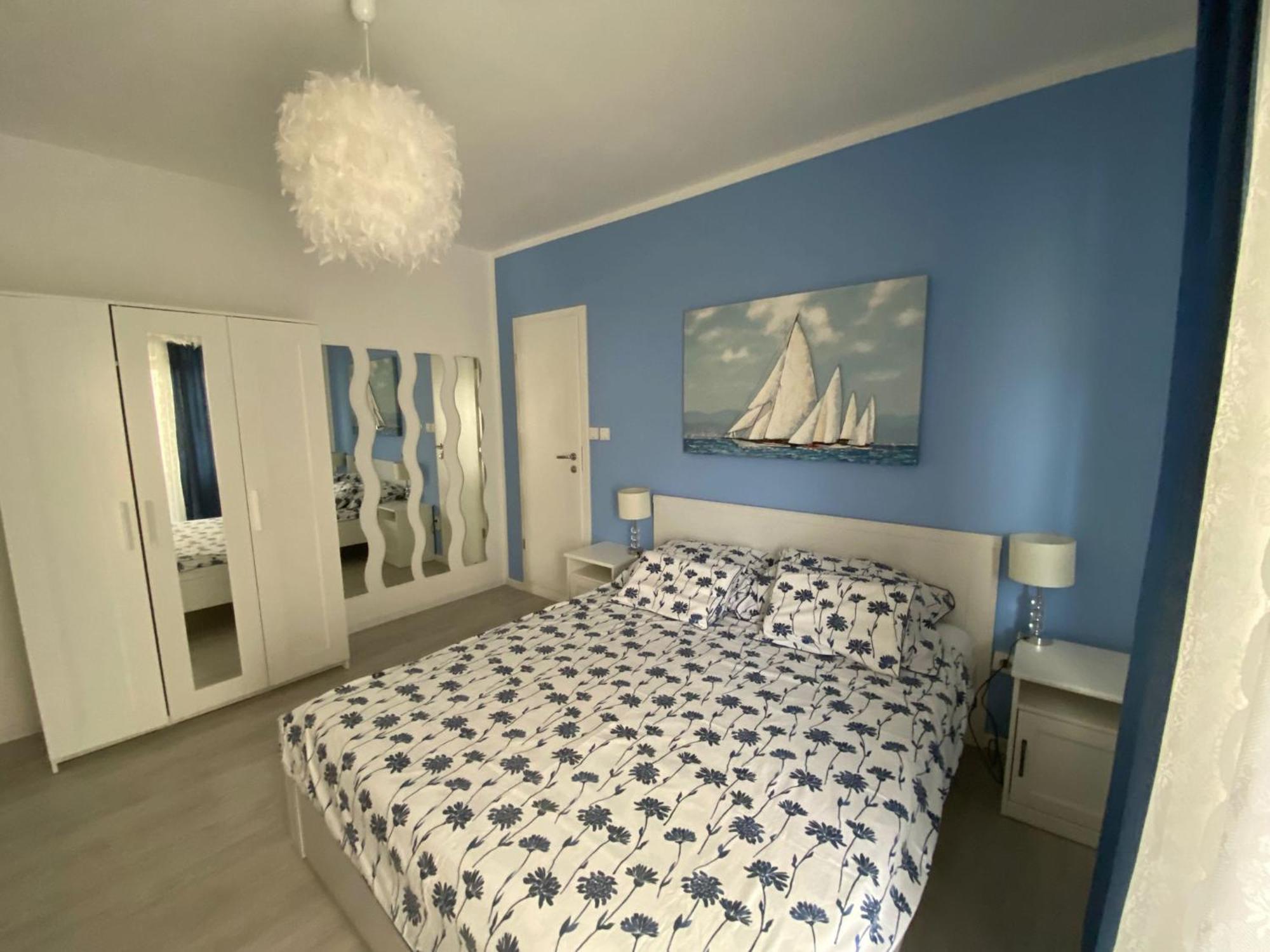 Apartments Mare Banjol Esterno foto