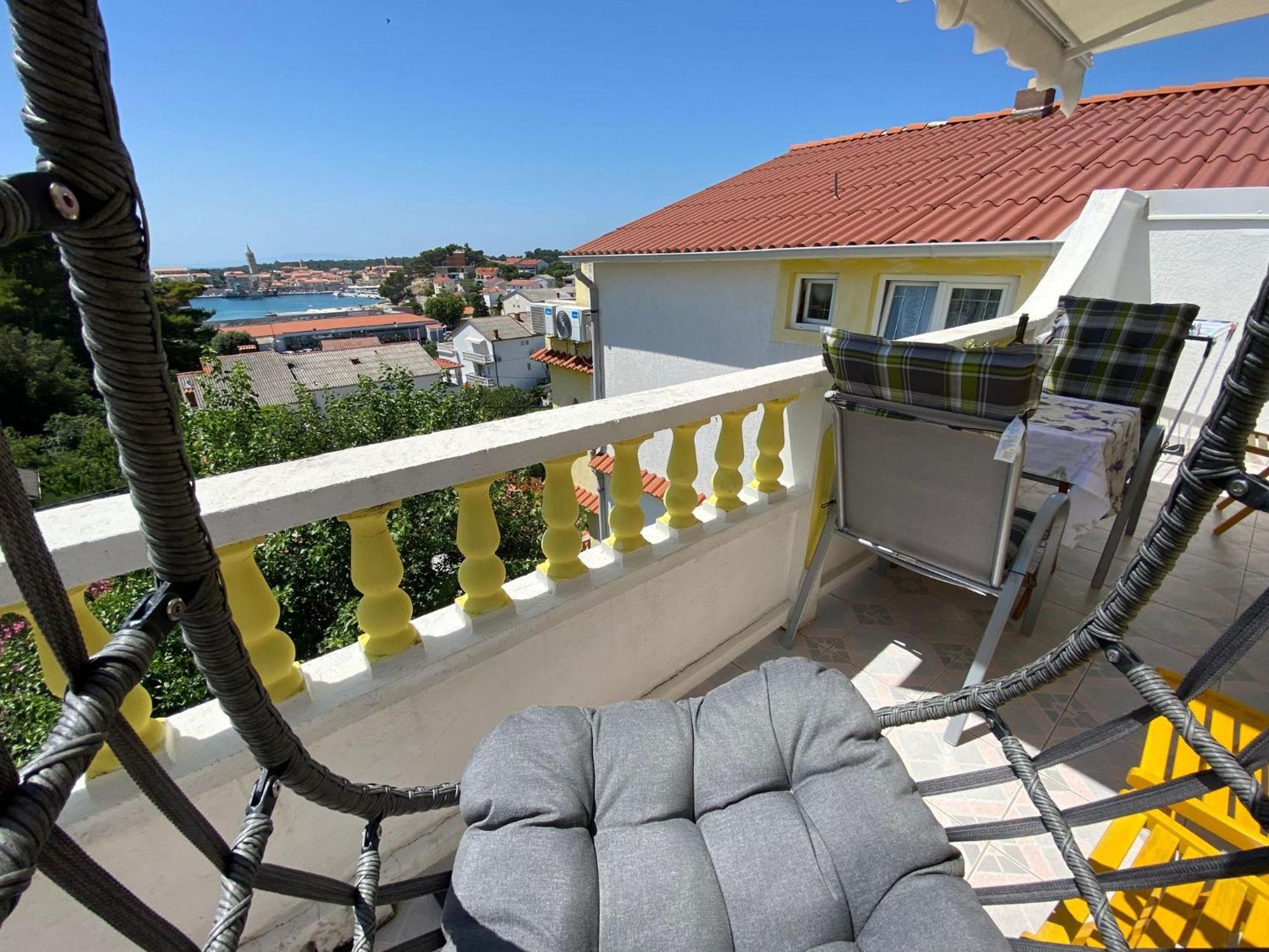 Apartments Mare Banjol Esterno foto