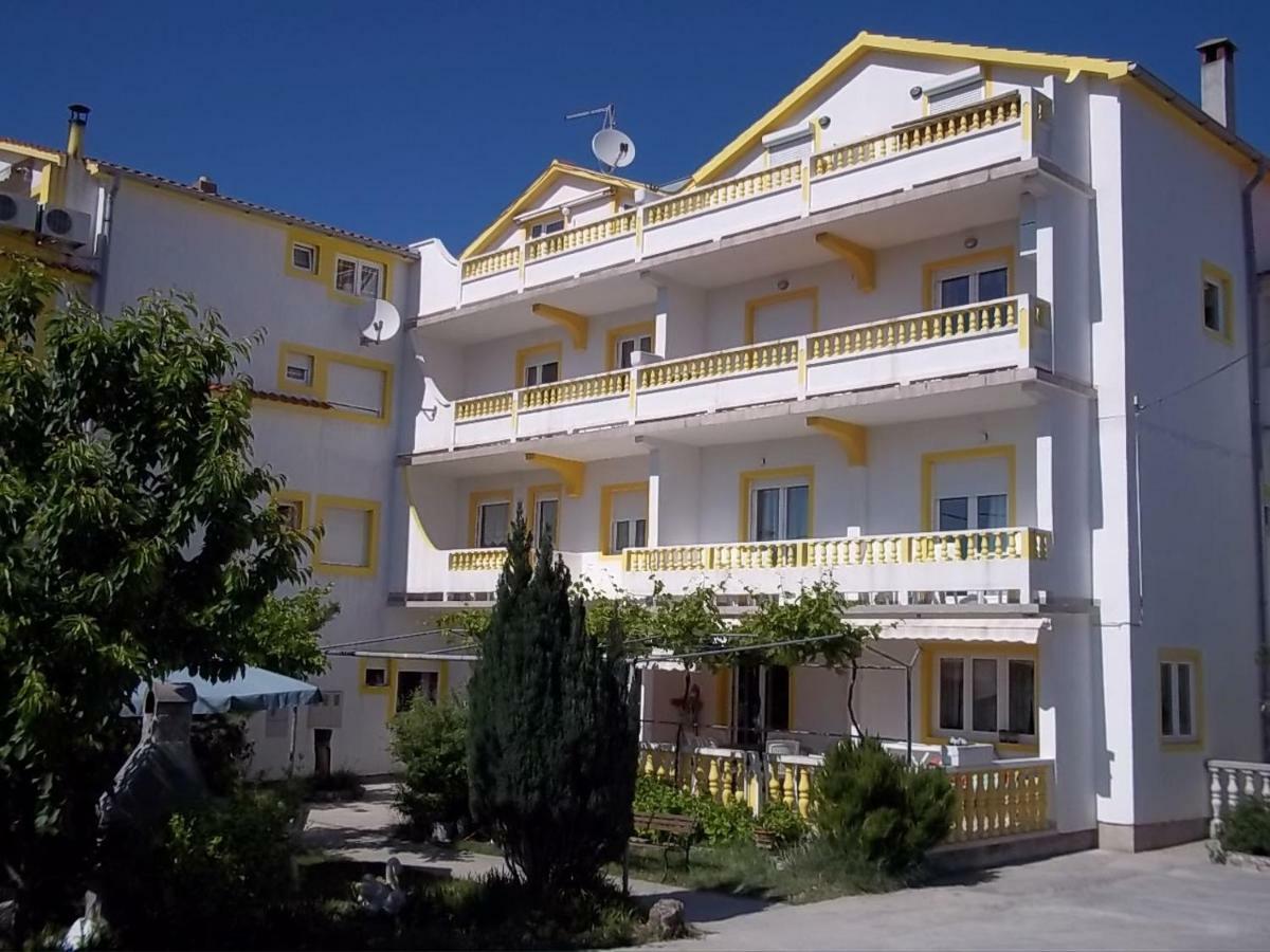 Apartments Mare Banjol Esterno foto